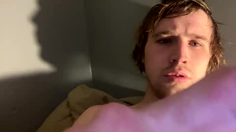 Snapshot of kylelovepussy69 chatting on 02/24/25, 09:31 kylelovepussy69 online show from 02/24/25, 09:31