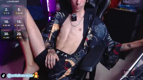 Snapshot of kyleowens_ chatting on 12/17/25, 01:39 Kyle online show from 12/17/25, 01:39