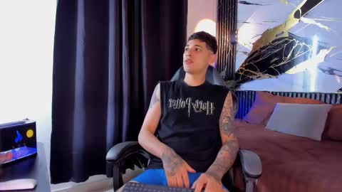 kylesmithx_ online show from 12/23/25, 08:23