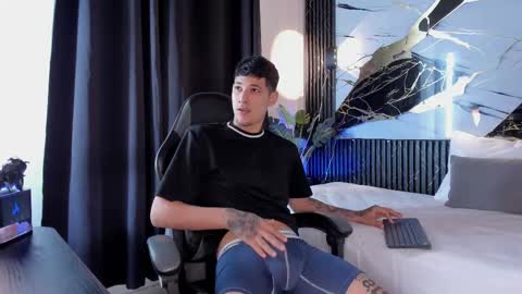 kylesmithx_ online show from 01/06/26, 05:33