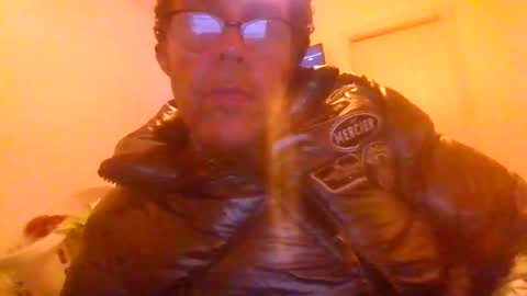 Snapshot of kylestrips4youq chatting on 11/23/25, 06:02 kylestrips4youq online show from 11/23/25, 06:02