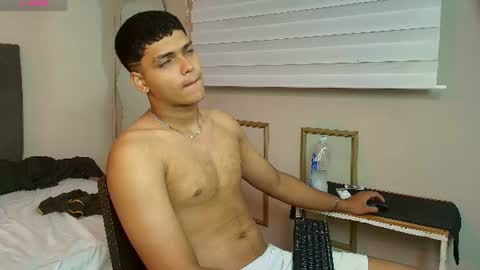 Snapshot of kyliam_big chatting on 07/10/26, 01:32 Kyliam online show from 07/10/26, 01:32