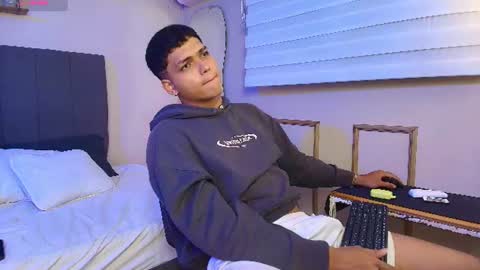 Snapshot of kyliam_big chatting on 07/12/26, 12:34 Kyliam online show from 07/12/26, 12:34