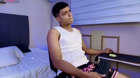 Snapshot of kyliam_big chatting on 07/19/26, 08:12 Kyliam online show from 07/19/26, 08:12