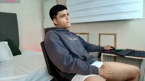 Snapshot of kyliam_big chatting on 07/24/26, 01:03 Kyliam online show from 07/24/26, 01:03