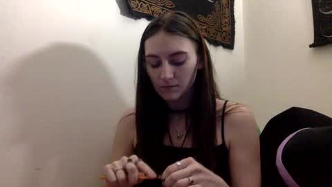 Snapshot of kylianna chatting on 02/04/25, 10:45 Kylianna online show from 02/04/25, 10:45