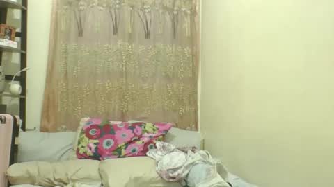 its me KYLIE online show from 12/14/25, 07:25