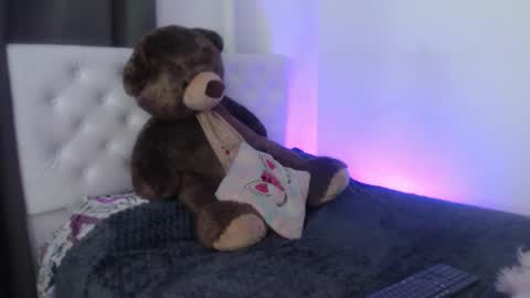 Snapshot of kylie444 chatting on 09/20/25, 03:07 Sara online show from 09/20/25, 03:07