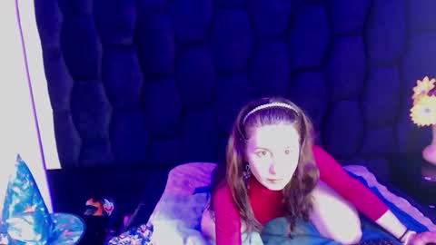 kylie_bloom online show from 10/28/25, 08:22