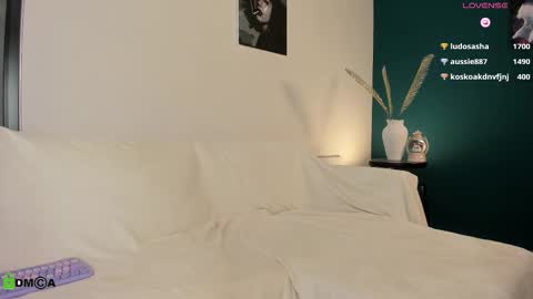 Snapshot of kylie_desire chatting on 03/01/25, 06:13 Kylie online show from 03/01/25, 06:13