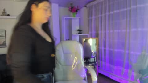 kylie online show from 12/02/24, 01:24