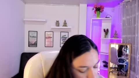 kylie online show from 09/22/25, 01:24