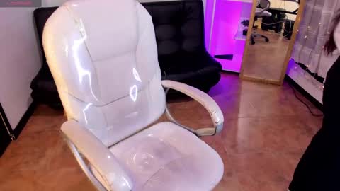 kylie online show from 10/01/25, 01:28