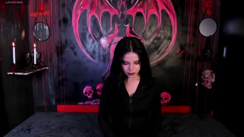 Snapshot of kylie_foxx1 chatting on 05/14/26, 01:45 submissive demon Please help me to reach 500 thumbs up online show from 05/14/26, 01:45
