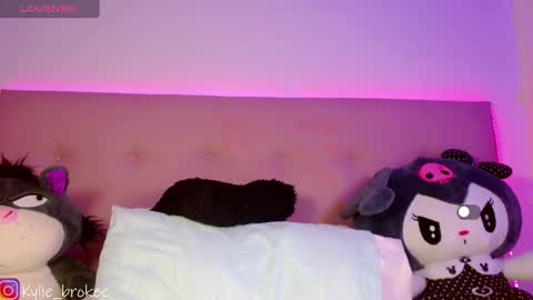 k ylie online show from 02/26/25, 09:27