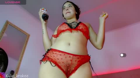 k ylie online show from 03/02/25, 03:24