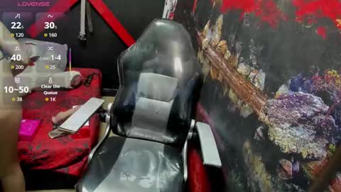 Snapshot of kylie_moan chatting on 10/25/25, 11:51 KYLIE online show from 10/25/25, 11:51