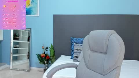 Kylie Reyes  online show from 10/27/25, 07:29