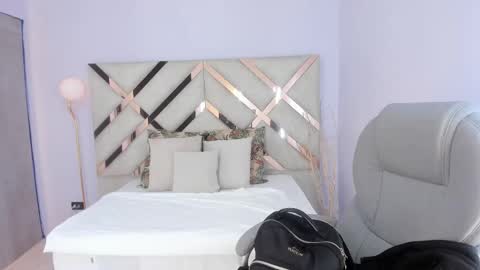 Kylie Reyes  online show from 12/15/25, 07:29