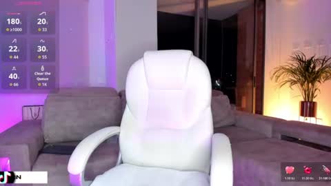     online show from 06/10/26, 02:45