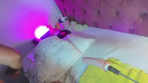 kylie Sttel online show from 04/15/26, 12:01