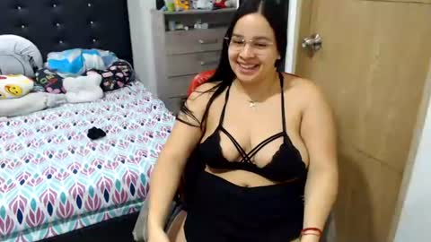 Snapshot of kylie_switch chatting on 07/08/26, 12:15 Instagram Kylie switch followme buy lovense here online show from 07/08/26, 12:15