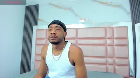 Snapshot of kylieandjhonny chatting on 12/16/25, 03:17 Kaylie And Jhony online show from 12/16/25, 03:17