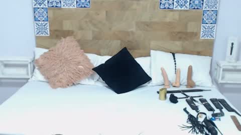 Melissa online show from 01/27/25, 01:52