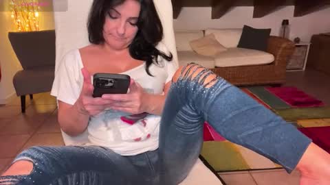 Kylie  online show from 10/31/25, 02:18