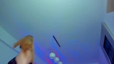 Snapshot of kylieety chatting on 12/29/24, 07:06 KYLIE online show from 12/29/24, 07:06