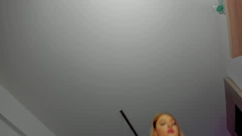 Snapshot of kylieety chatting on 01/13/25, 07:11 KYLIE online show from 01/13/25, 07:11