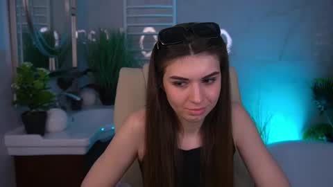 Nicole online show from 05/30/26, 08:22