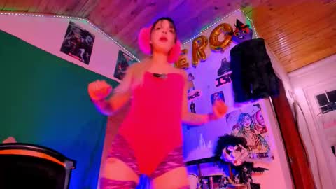   online show from 10/12/25, 12:20