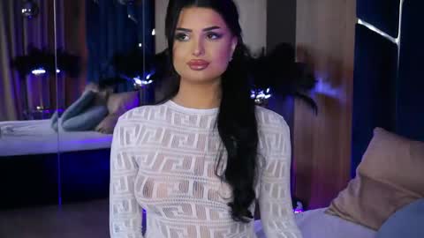 Snapshot of kyliekroftt chatting on 11/10/25, 01:37 Jenny online show from 11/10/25, 01:37