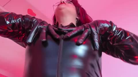 K Y L I E online show from 10/23/25, 08:51