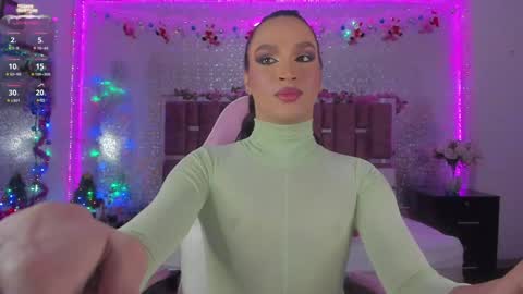 Snapshot of kylievictoria_ chatting on 12/25/24, 02:57 Kylie online show from 12/25/24, 02:57