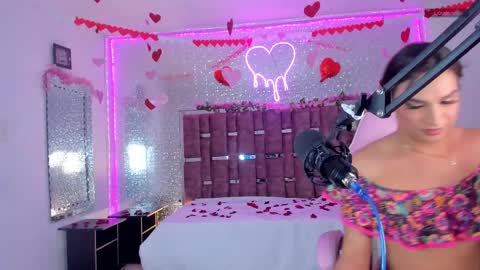 Snapshot of kylievictoria_ chatting on 02/16/25, 04:42 Kylie online show from 02/16/25, 04:42