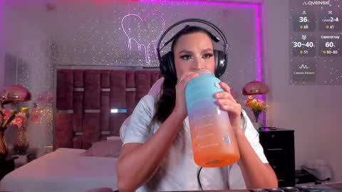 Snapshot of kylievictoria_ chatting on 09/26/25, 04:49 Kylie online show from 09/26/25, 04:49