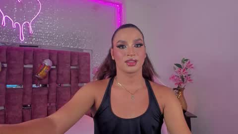 Snapshot of kylievictoria_ chatting on 10/02/25, 04:41 Kylie online show from 10/02/25, 04:41