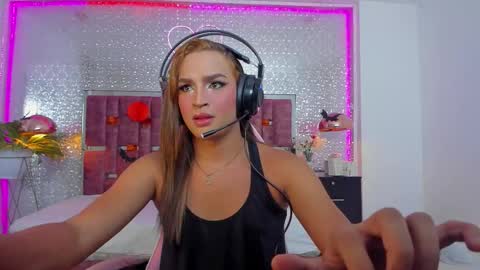 Snapshot of kylievictoria_ chatting on 10/24/25, 05:04 Kylie online show from 10/24/25, 05:04