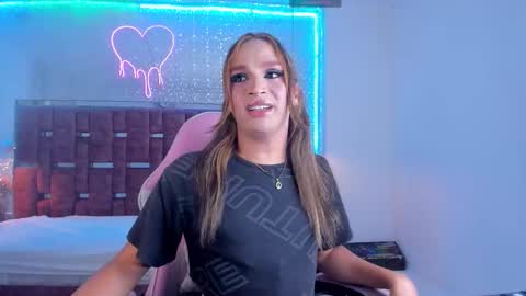 Snapshot of kylievictoria_ chatting on 11/04/25, 05:28 Kylie online show from 11/04/25, 05:28