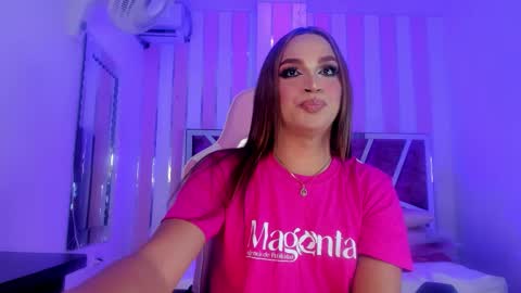 Snapshot of kylievictoria_ chatting on 12/01/25, 04:06 Kylie online show from 12/01/25, 04:06