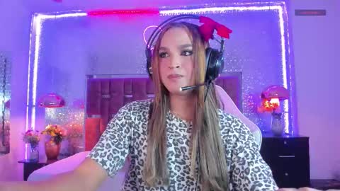 Snapshot of kylievictoria_ chatting on 12/03/25, 04:20 Kylie online show from 12/03/25, 04:20