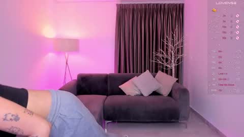  KYLIE  online show from 03/10/25, 10:59