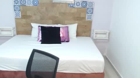 Kylie online show from 12/14/25, 10:42