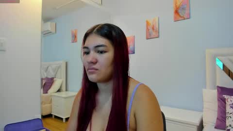 Snapshot of kyliiebaker chatting on 05/25/26, 10:54 Kylie online show from 05/25/26, 10:54