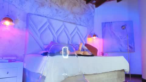 Snapshot of kylle_2050 chatting on 12/21/25, 11:28 Kyle online show from 12/21/25, 11:28