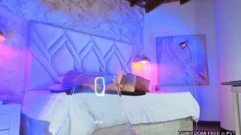 Snapshot of kylle_2050 chatting on 12/22/25, 11:18 Kyle online show from 12/22/25, 11:18