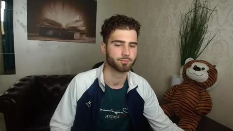 KyloEast online show from 05/11/26, 07:03