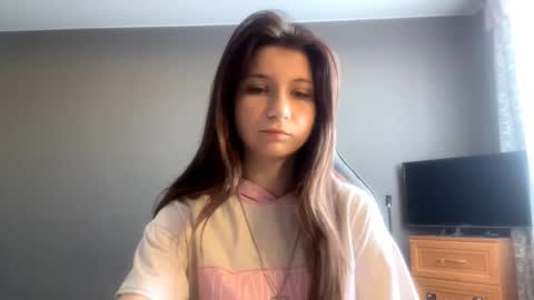 Snapshot of kymberlychimes chatting on 02/17/26, 12:12 Kary online show from 02/17/26, 12:12